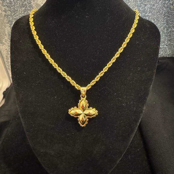 Louis Vuitton Gold Clover Necklace - Picture 1 of 8